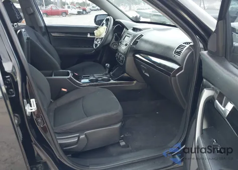 2015 Kia Sorento Lx z USA, uszkodzony, nr VIN 5XYKT3A68FG562896